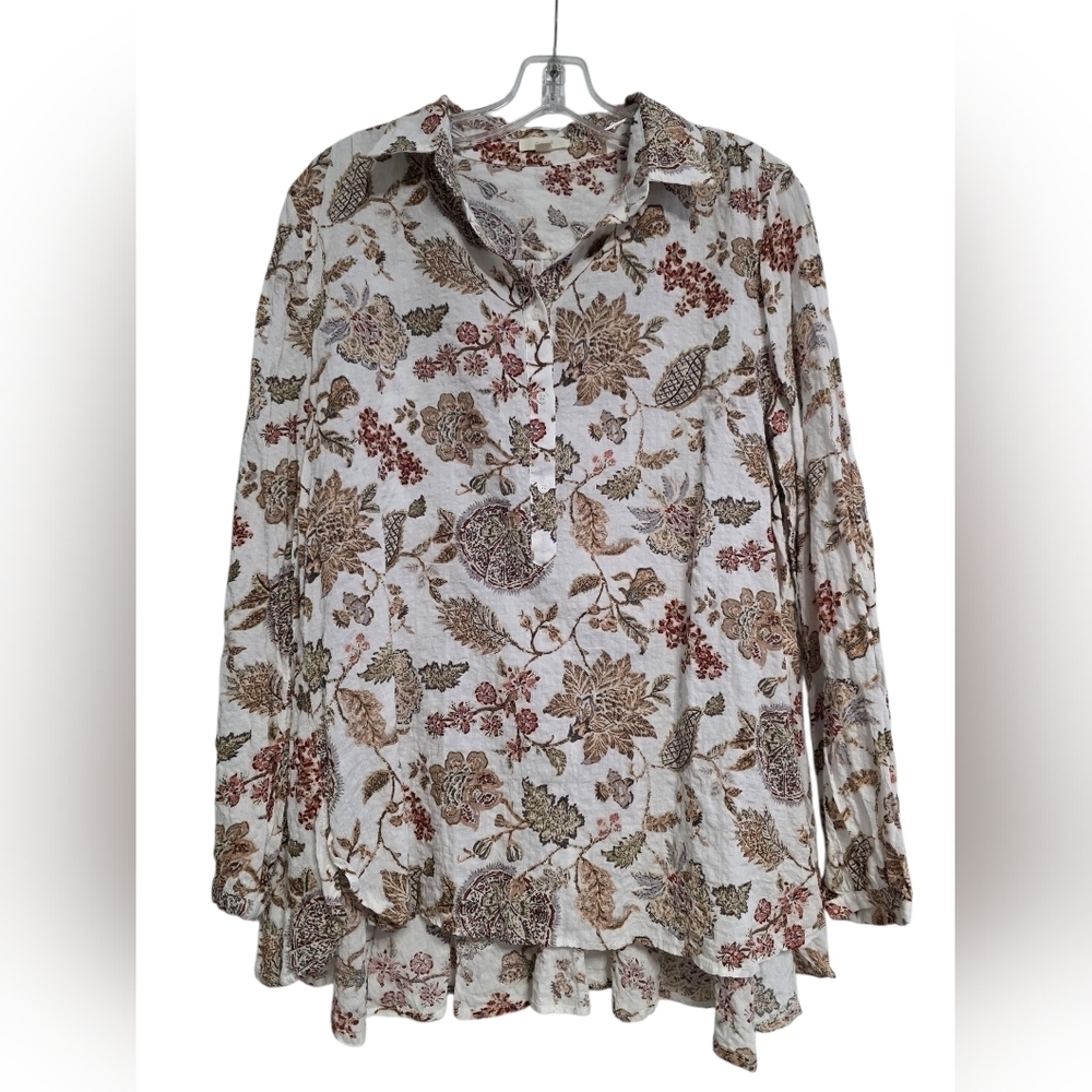 Easel Floral Button Down Shirt Size Small
